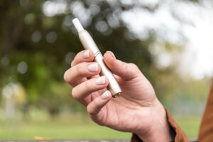 Woman,Chewing,Wet,Moist,Nicotine,Tobacco,Snus,Product
